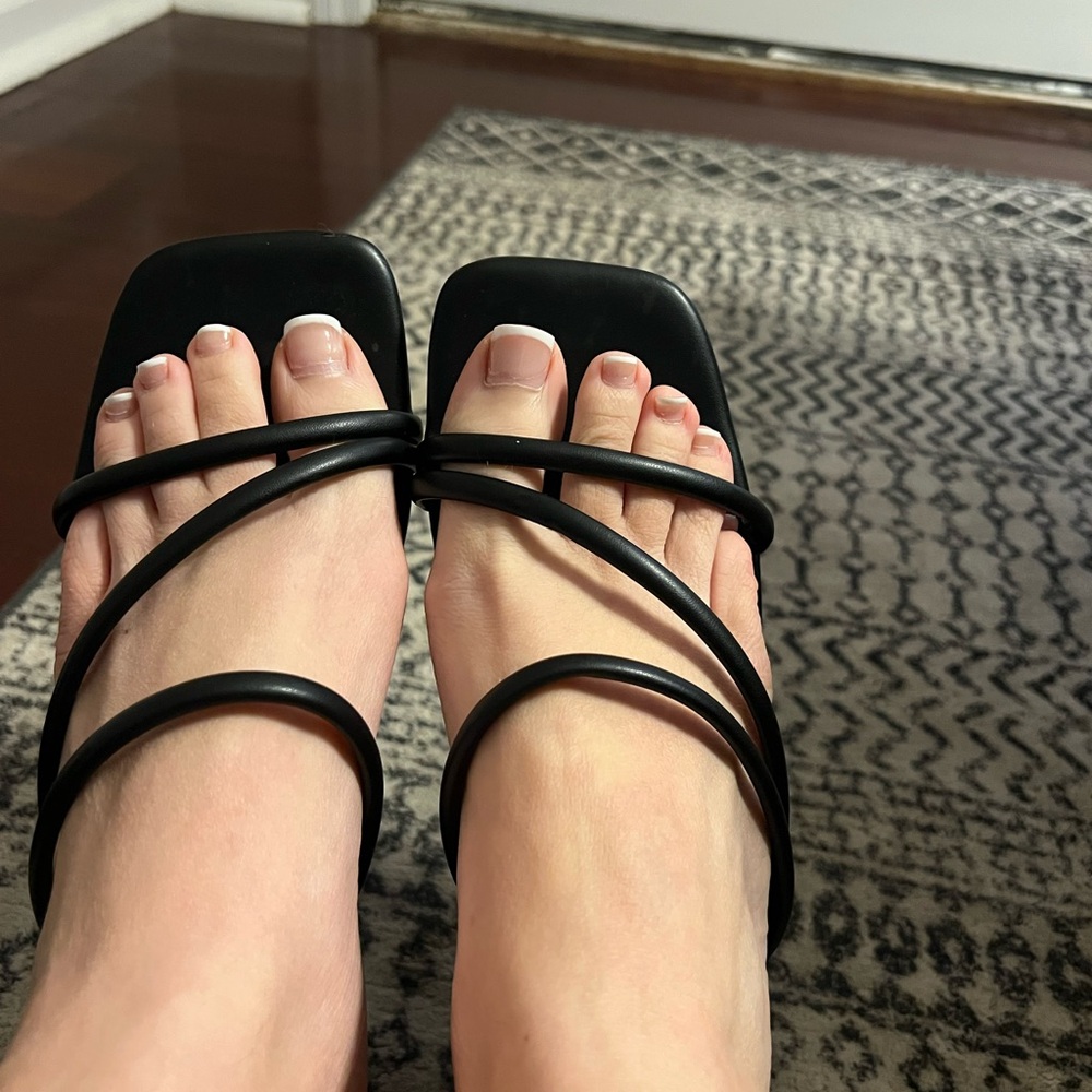 ShoeNTale Elegant Black Heels worn ONCE